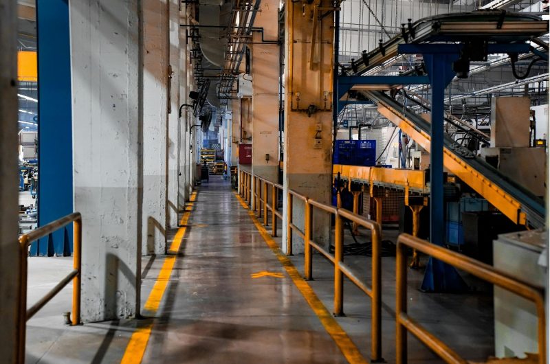 Photo d'une usine à l'arrêt suite à une panne de chaudière