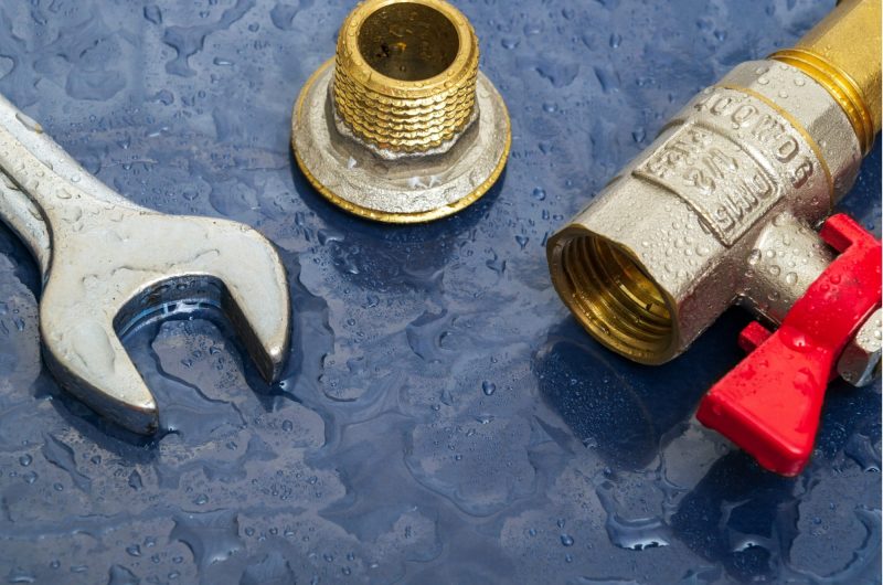 Photo d'outils servant à la réalisation d'une maintenance de chaudière